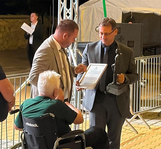 Mons. Juraju Jerneiću posthumno dodijeljena nagrada za životno djelo Grada Gline
